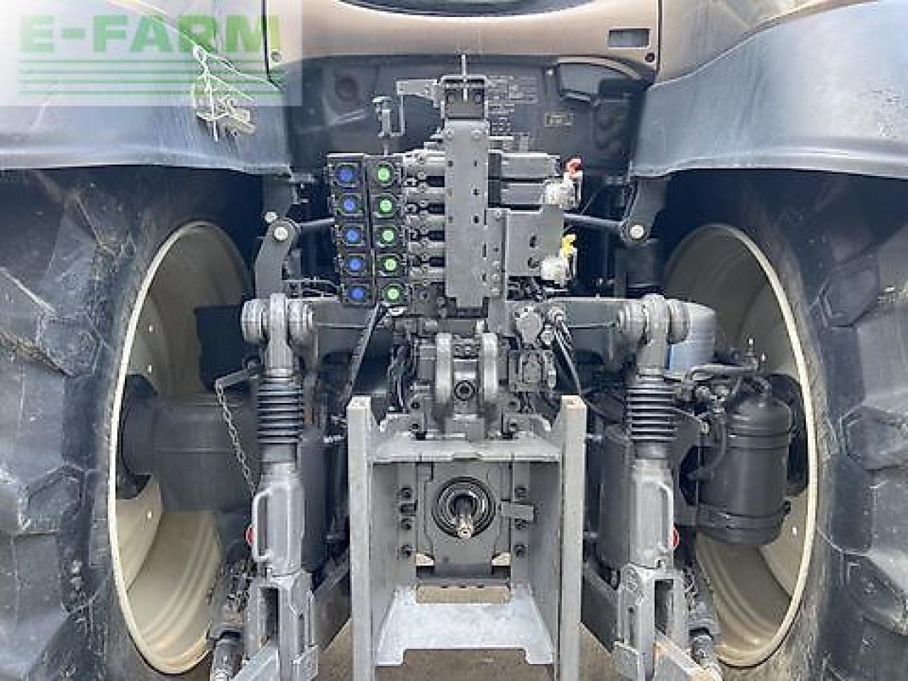 Valtra t 214 direct Direct - Tractor: foto 5 Valtra t 214 direct Direct - Tractor: foto 5