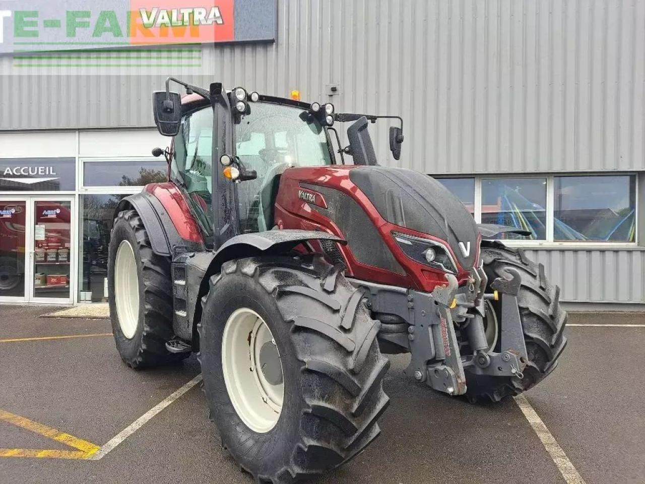 Valtra t214a - Tractor: foto 1 Valtra t214a - Tractor: foto 1