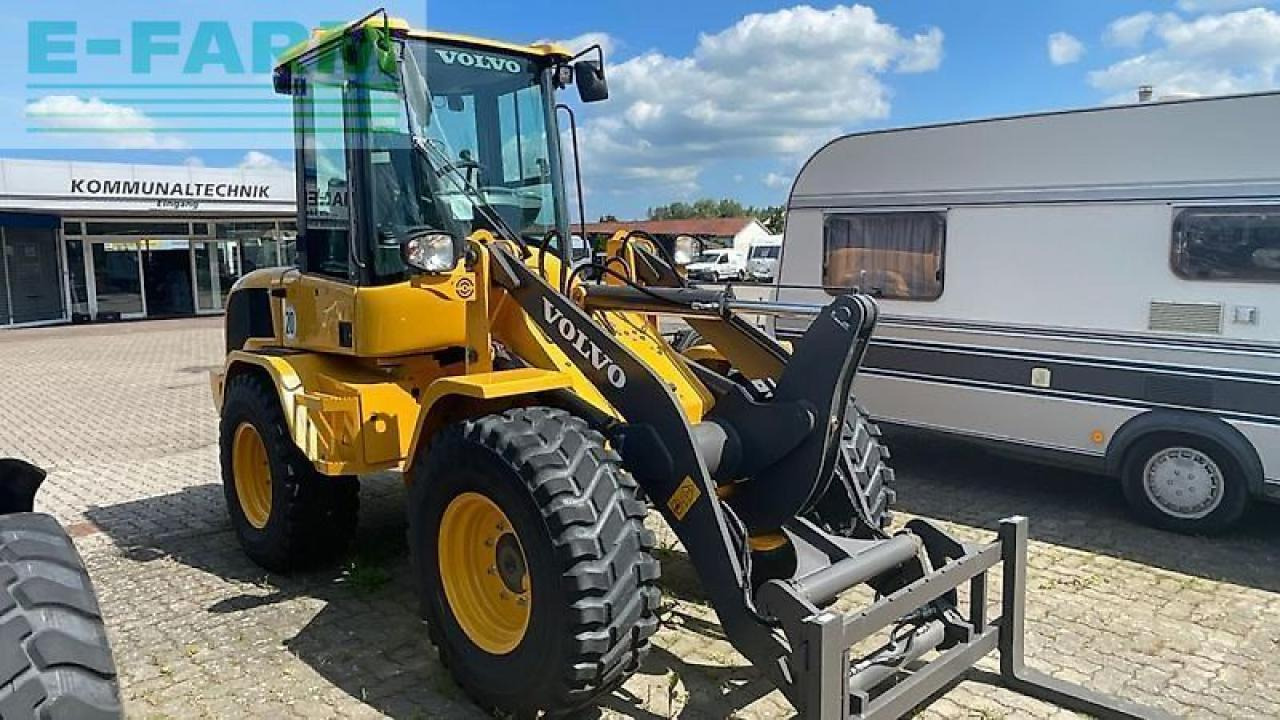 Volvo volvo l 30 - Miniexcavadora: foto 1 Volvo volvo l 30 - Miniexcavadora: foto 1