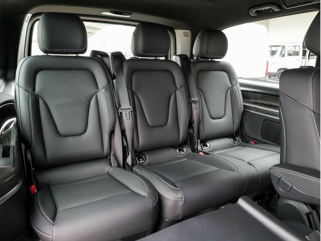 MERCEDES-BENZ EQV 300 Avantgarde Line,lang,7Sitze,2xKlima,LED - Minibús, Autobús eléctrico: foto 3 MERCEDES-BENZ EQV 300 Avantgarde Line,lang,7Sitze,2xKlima,LED - Minibús, Autobús eléctrico: foto 3
