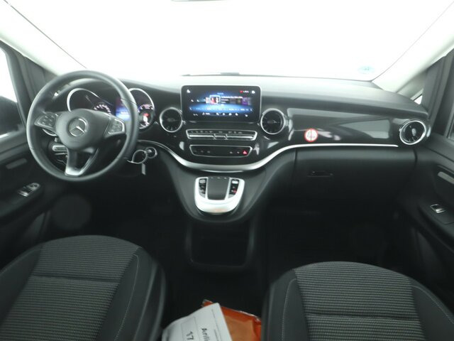 MERCEDES-BENZ EQV 300 Extralang,8Sitze,2xelektr.Schiebetür,LED... - Furgoneta de pasajeros, Furgoneta eléctrica: foto 2 MERCEDES-BENZ EQV 300 Extralang,8Sitze,2xelektr.Schiebetür,LED... - Furgoneta de pasajeros, Furgoneta eléctrica: foto 2