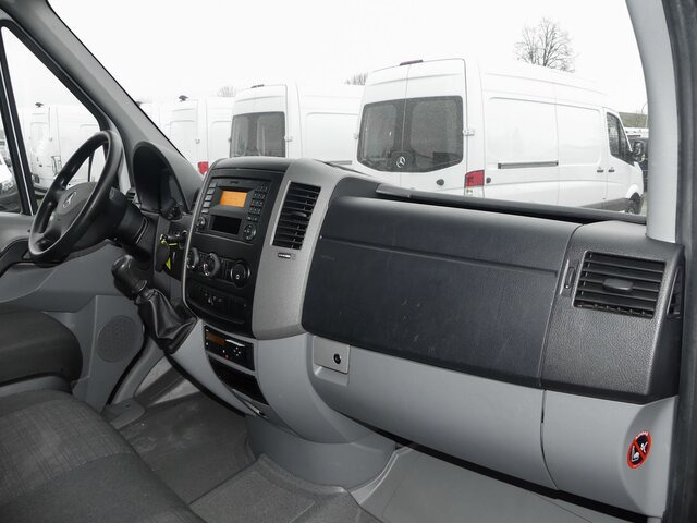 MERCEDES-BENZ Sprinter 311 CDI DOKA Pritsche,AHK,Standheizung - Furgoneta con lona, Furgoneta combi: foto 2 MERCEDES-BENZ Sprinter 311 CDI DOKA Pritsche,AHK,Standheizung - Furgoneta con lona, Furgoneta combi: foto 2