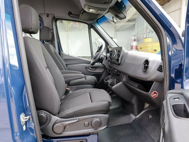 MERCEDES-BENZ Sprinter 315 CDI Maxi KombiTourer,8Sitze,Kamera - Minibús, Furgoneta de pasajeros: foto 2 MERCEDES-BENZ Sprinter 315 CDI Maxi KombiTourer,8Sitze,Kamera - Minibús, Furgoneta de pasajeros: foto 2