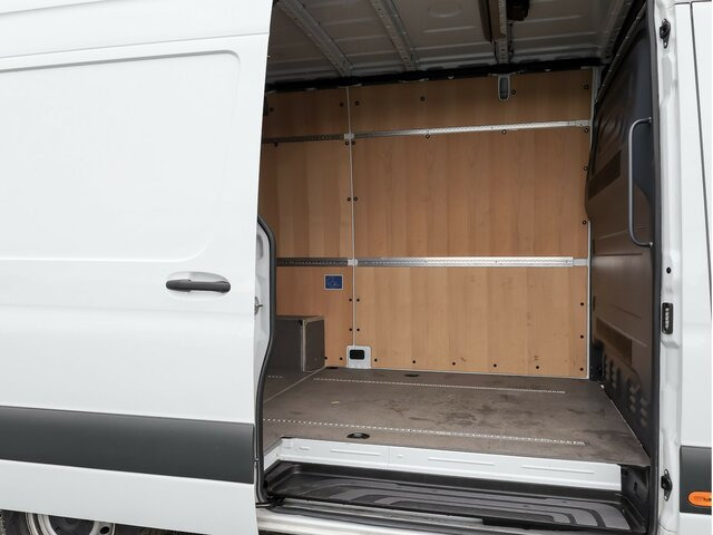MERCEDES-BENZ Sprinter 317 CDI Kasten,L2H2,MBUX,Kamera - Furgón: foto 2 MERCEDES-BENZ Sprinter 317 CDI Kasten,L2H2,MBUX,Kamera - Furgón: foto 2