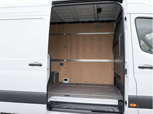 MERCEDES-BENZ Sprinter 317 CDI Kasten,L2H2,MBUX,Kamera - Furgón: foto 2 MERCEDES-BENZ Sprinter 317 CDI Kasten,L2H2,MBUX,Kamera - Furgón: foto 2