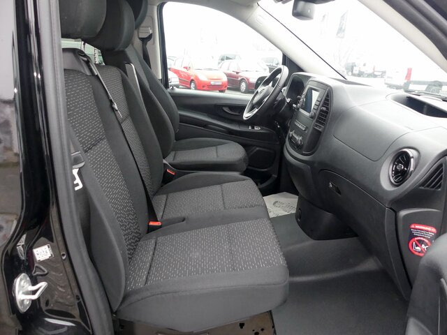 MERCEDES-BENZ Vito 116CDI lang,TourerPro,2Klima,9Sitze,Kamera - Minibús, Furgoneta de pasajeros: foto 3 MERCEDES-BENZ Vito 116CDI lang,TourerPro,2Klima,9Sitze,Kamera - Minibús, Furgoneta de pasajeros: foto 3