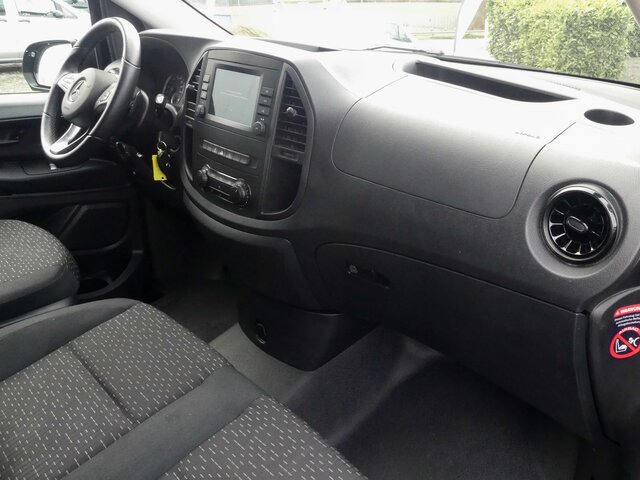 MERCEDES-BENZ Vito 116CDI lang,TourerPro,2xKlima,9Sitze,Kamera - Furgoneta de pasajeros: foto 3 MERCEDES-BENZ Vito 116CDI lang,TourerPro,2xKlima,9Sitze,Kamera - Furgoneta de pasajeros: foto 3