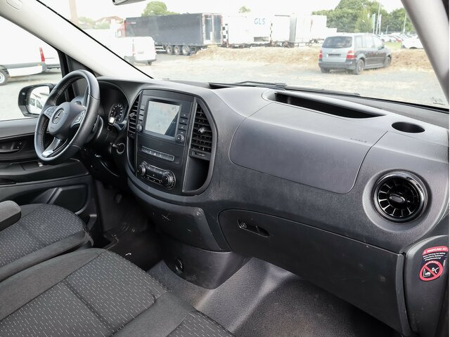 MERCEDES-BENZ Vito 116CDI lang,TourerPro,2xKlima,9Sitze,Kamera - Furgoneta de pasajeros: foto 4 MERCEDES-BENZ Vito 116CDI lang,TourerPro,2xKlima,9Sitze,Kamera - Furgoneta de pasajeros: foto 4