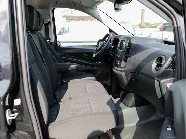 MERCEDES-BENZ Vito 116CDI lang,TourerPro,2xKlima,9Sitze,Kamera - Furgoneta de pasajeros: foto 3 MERCEDES-BENZ Vito 116CDI lang,TourerPro,2xKlima,9Sitze,Kamera - Furgoneta de pasajeros: foto 3