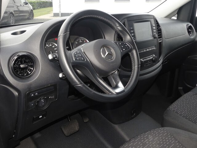 MERCEDES-BENZ Vito 116CDI lang,TourerPro,2xKlima,9Sitze,Kamera - Furgoneta de pasajeros: foto 4 MERCEDES-BENZ Vito 116CDI lang,TourerPro,2xKlima,9Sitze,Kamera - Furgoneta de pasajeros: foto 4