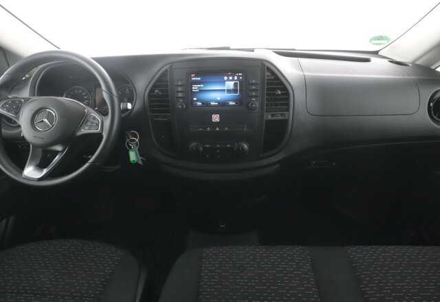 MERCEDES-BENZ Vito 116TourerPro ,Extralang,2xKlima,Kamera,AHK - Furgoneta de pasajeros: foto 2 MERCEDES-BENZ Vito 116TourerPro ,Extralang,2xKlima,Kamera,AHK - Furgoneta de pasajeros: foto 2
