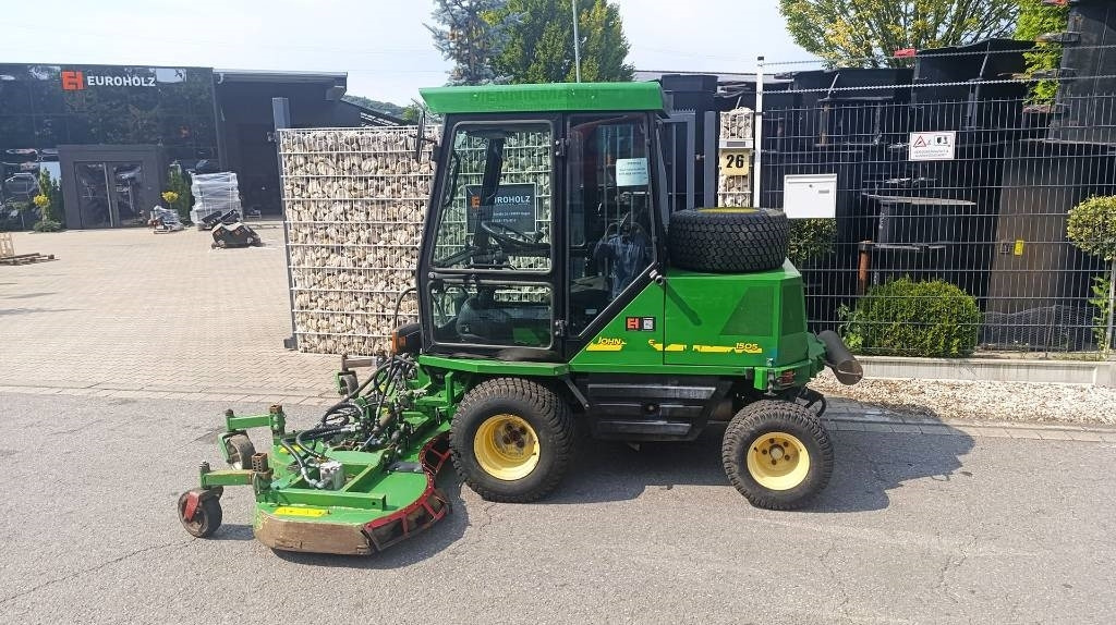 John Deere 1505 vollhydr. Großflächenmäher 3 m Mähwerk Allrad - Segadora: foto 5 John Deere 1505 vollhydr. Großflächenmäher 3 m Mähwerk Allrad - Segadora: foto 5
