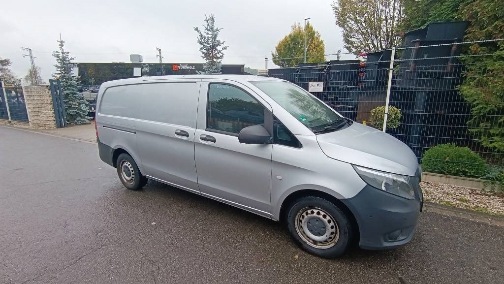 Mercedes-Benz Vito 114 CDI Kasten Werkstattschränke Standheizung  - Furgoneta caja cerrada: foto 4 Mercedes-Benz Vito 114 CDI Kasten Werkstattschränke Standheizung  - Furgoneta caja cerrada: foto 4