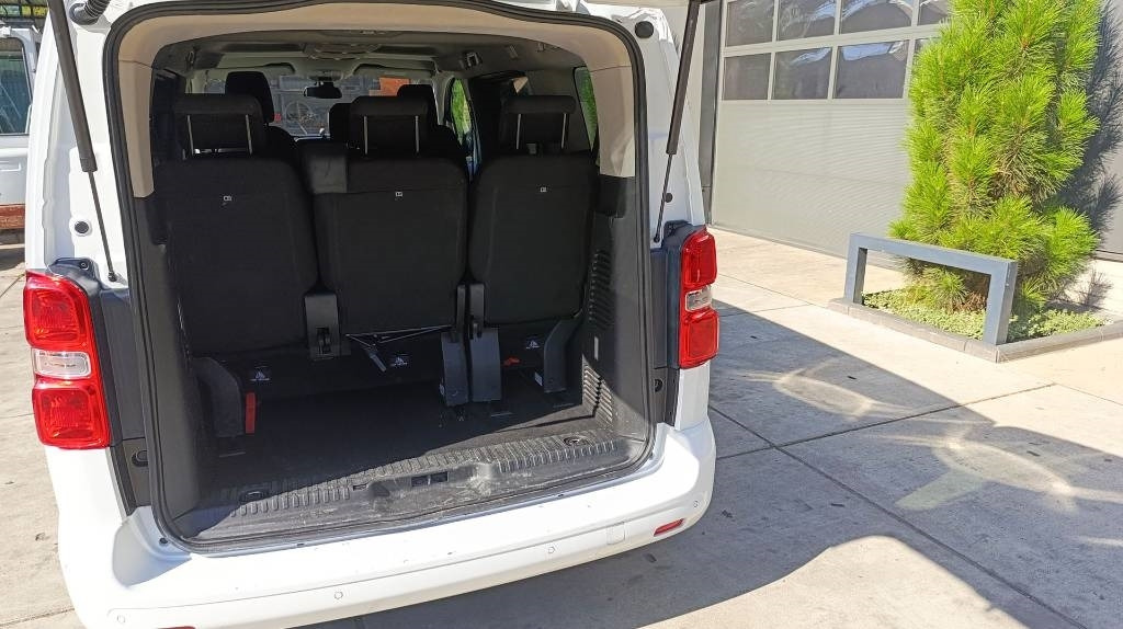 Furgón Toyota Proace 2.0 Van, Kleinbus, 7-Sitzer, Turboschaden: foto 21 Furgón Toyota Proace 2.0 Van, Kleinbus, 7-Sitzer, Turboschaden: foto 21