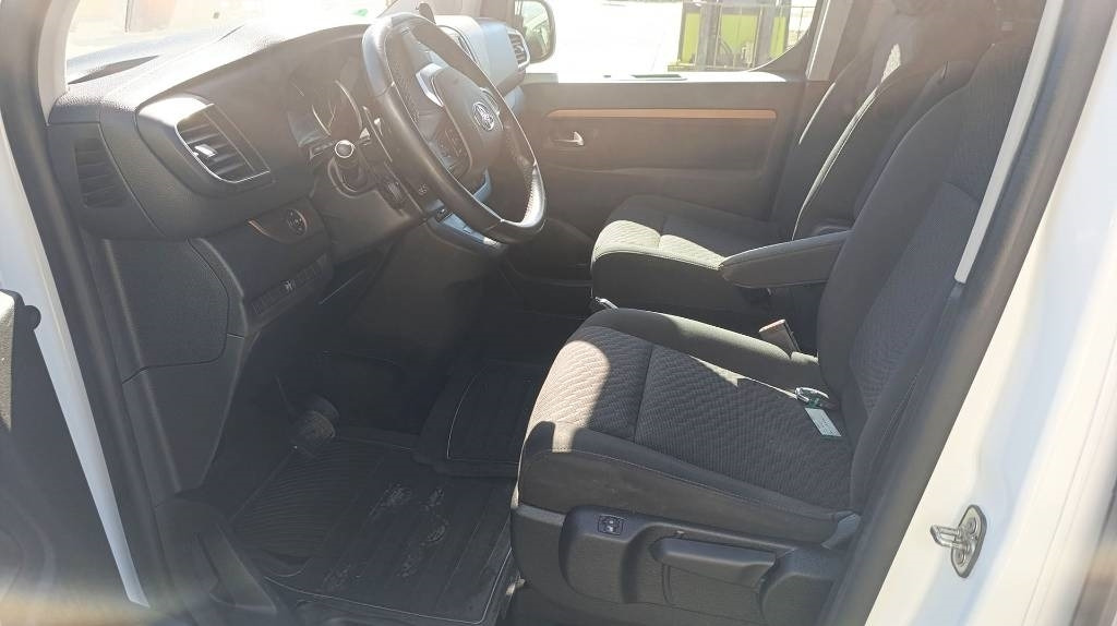 Furgón Toyota Proace 2.0 Van, Kleinbus, 7-Sitzer, Turboschaden: foto 17 Furgón Toyota Proace 2.0 Van, Kleinbus, 7-Sitzer, Turboschaden: foto 17