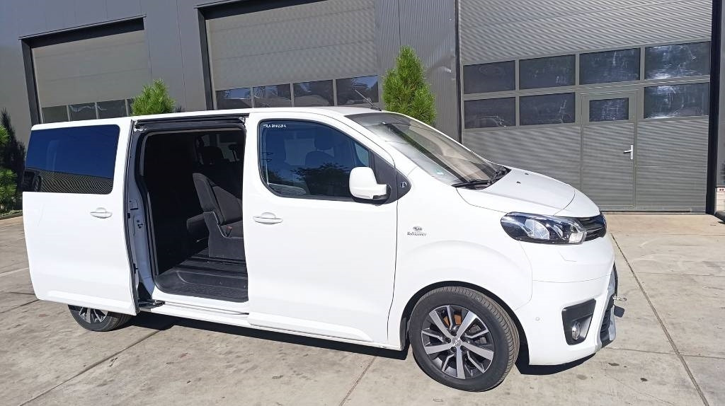 Furgón Toyota Proace 2.0 Van, Kleinbus, 7-Sitzer, Turboschaden: foto 12 Furgón Toyota Proace 2.0 Van, Kleinbus, 7-Sitzer, Turboschaden: foto 12