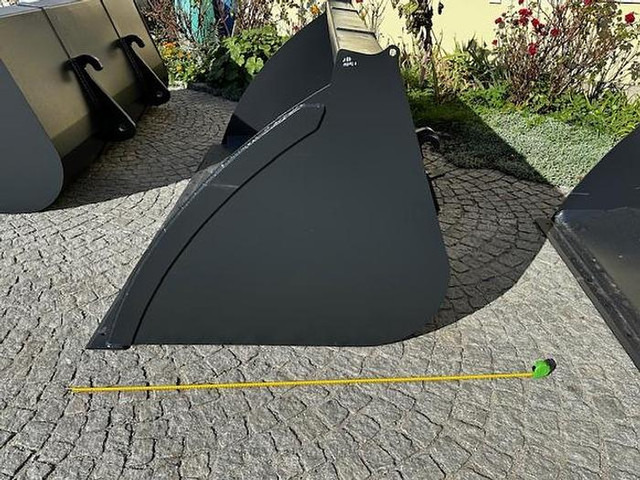 Big Volumenschaufel 250 cm mit Hauer Aufnahme - Cazo: foto 4 Big Volumenschaufel 250 cm mit Hauer Aufnahme - Cazo: foto 4