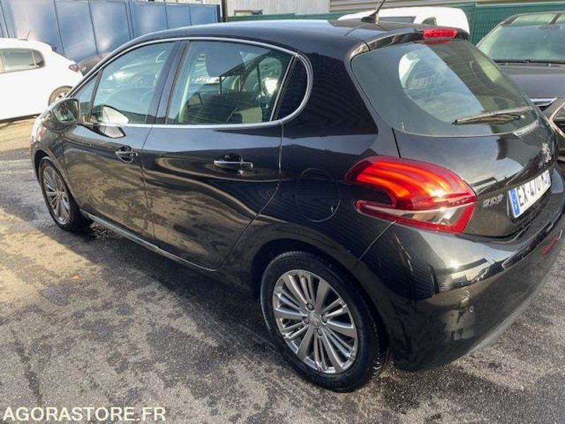 208 ALLURE PT 110cv-05/2016- 87950 KM - Coche: foto 2 208 ALLURE PT 110cv-05/2016- 87950 KM - Coche: foto 2