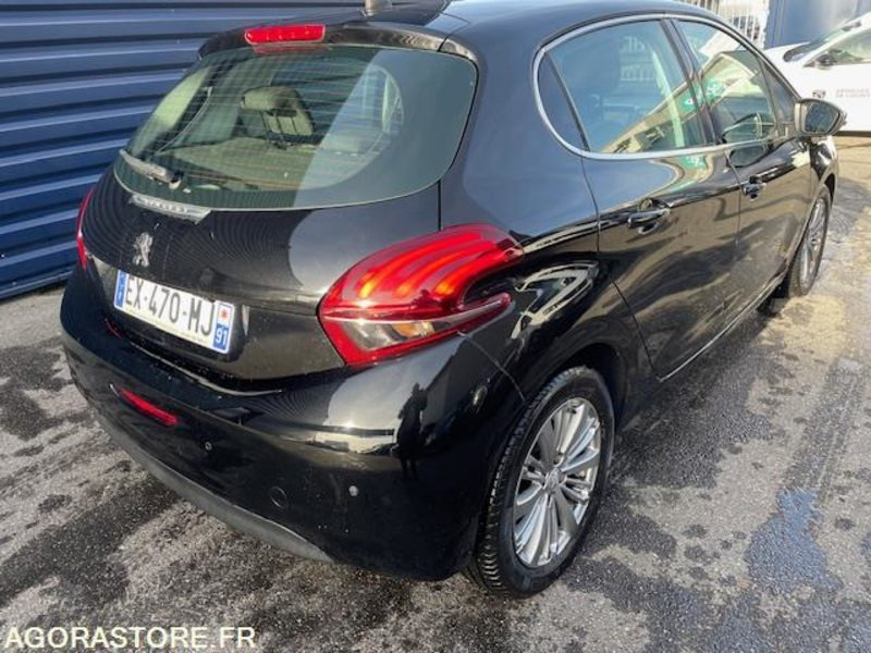 208 ALLURE PT 110cv-05/2016- 87950 KM - Coche: foto 3 208 ALLURE PT 110cv-05/2016- 87950 KM - Coche: foto 3