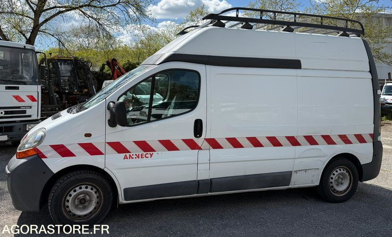 7226YJ74 - RENAULT TRAFIC - Furgón: foto 1 7226YJ74 - RENAULT TRAFIC - Furgón: foto 1