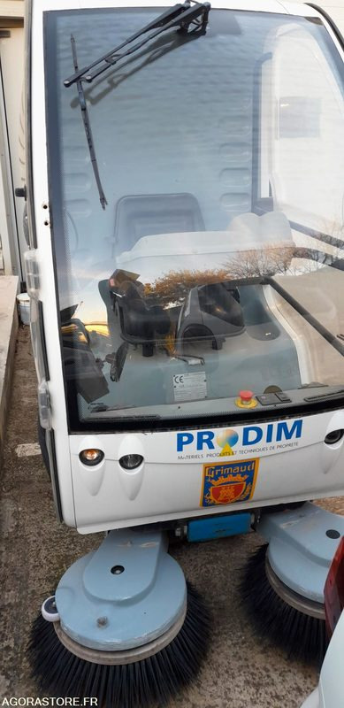 BALAYEUSE ELECTRIQUE ECO 36 - Barredora vial: foto 3 BALAYEUSE ELECTRIQUE ECO 36 - Barredora vial: foto 3