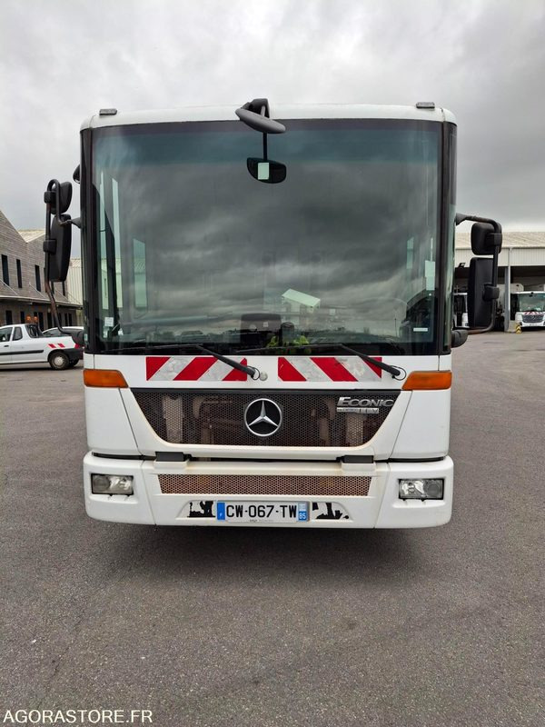 BOM Mercedes Econic 292045 kms 2013 - CW-067-TW - Camión de basura: foto 2 BOM Mercedes Econic 292045 kms 2013 - CW-067-TW - Camión de basura: foto 2