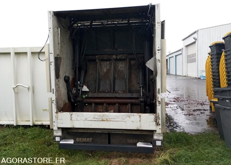 BOM Renault non roulante (sans culasse) 347000kms - Camión de basura: foto 2 BOM Renault non roulante (sans culasse) 347000kms - Camión de basura: foto 2