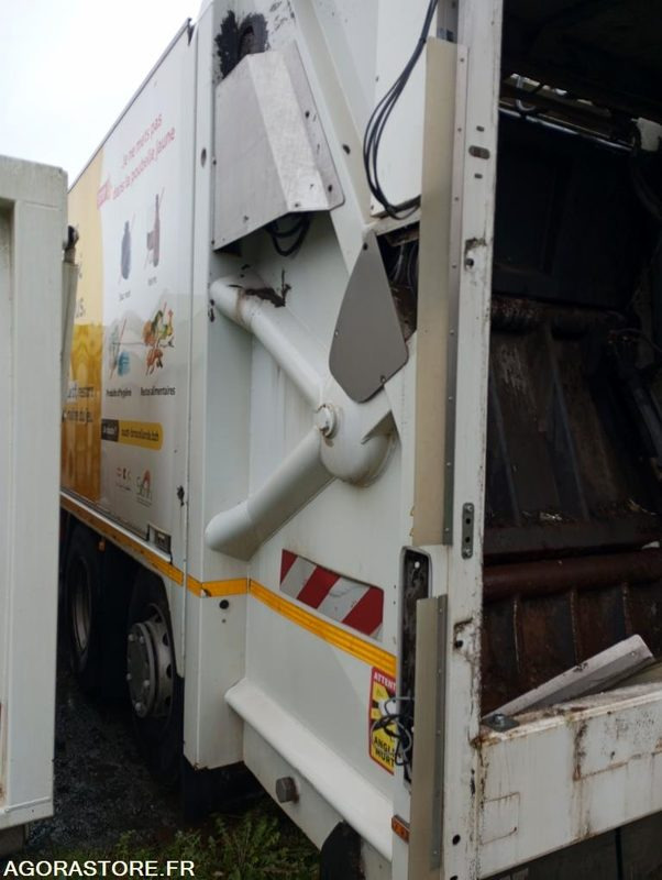 BOM Renault non roulante (sans culasse) 347000kms - Camión de basura: foto 4 BOM Renault non roulante (sans culasse) 347000kms - Camión de basura: foto 4
