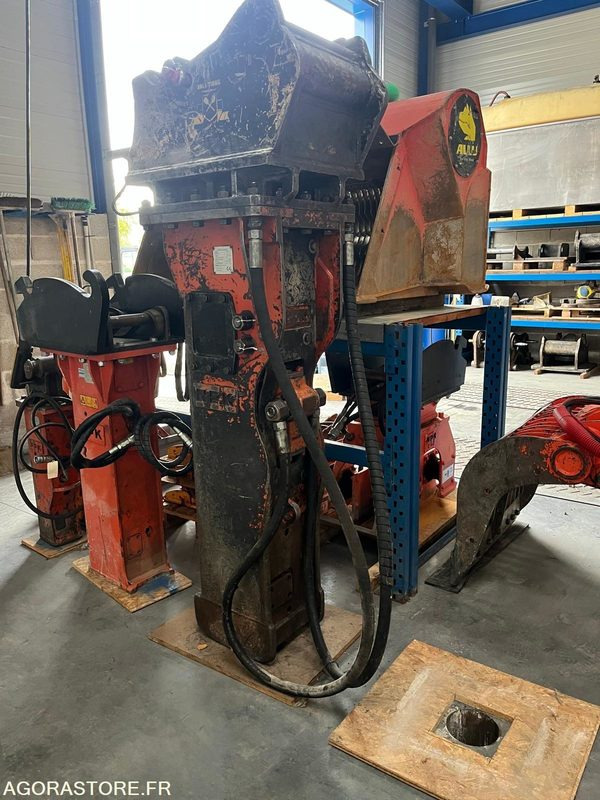 BRH NPK GH-7A 2012 - Martillo hidráulico: foto 1 BRH NPK GH-7A 2012 - Martillo hidráulico: foto 1