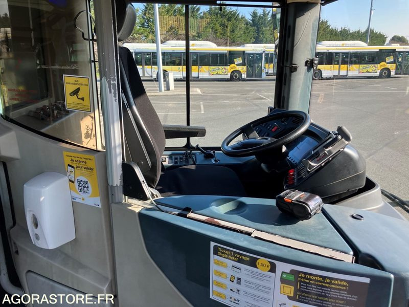 BUS HEULIEZ AG816LZ 372 - Autobús articulado: foto 4 BUS HEULIEZ AG816LZ 372 - Autobús articulado: foto 4