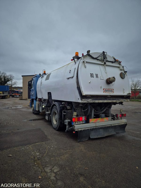 Balayeuse Eurovoirie Optifant 70 TA THP - 2012 - 242 000 heures - Barredora vial: foto 4 Balayeuse Eurovoirie Optifant 70 TA THP - 2012 - 242 000 heures - Barredora vial: foto 4