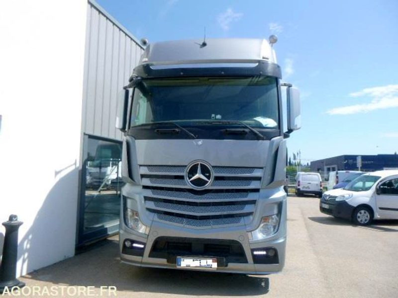 MERCEDES ACTROS 1845 GRANDE CABINE - 2012 - IMMATRICULATION SLOVENE - TB ETAT - Cabeza tractora: foto 3 MERCEDES ACTROS 1845 GRANDE CABINE - 2012 - IMMATRICULATION SLOVENE - TB ETAT - Cabeza tractora: foto 3