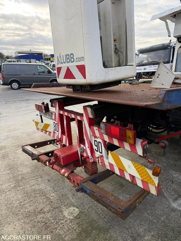 Camion Grue Mercedes 1717 - 356000km - 1993 - Camión: foto 5 Camion Grue Mercedes 1717 - 356000km - 1993 - Camión: foto 5