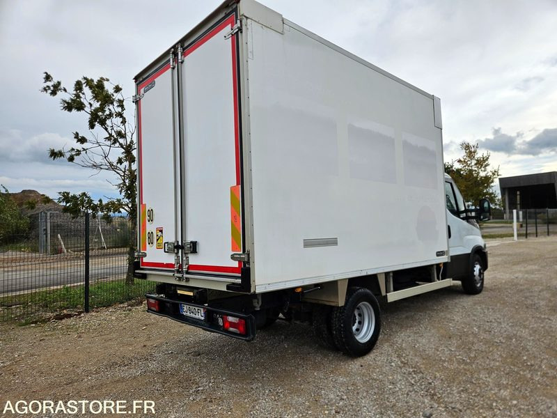 IVECO DAILY 72C21 PORTE VIANDE FRIGORIFIQUE - 2017 - 360 000KM - Camión: foto 2 IVECO DAILY 72C21 PORTE VIANDE FRIGORIFIQUE - 2017 - 360 000KM - Camión: foto 2
