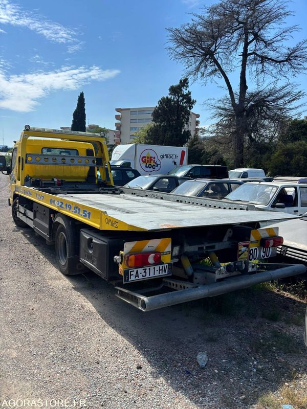 MITSUBISHI - CANTER - 2018 - 144 000 KM - Camión: foto 2 MITSUBISHI - CANTER - 2018 - 144 000 KM - Camión: foto 2