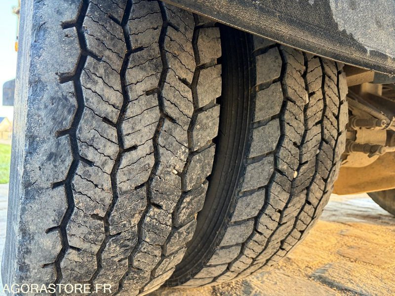 Camión RENAULT MIDLUM GRUE - 2003 -143000km: foto 11 Camión RENAULT MIDLUM GRUE - 2003 -143000km: foto 11