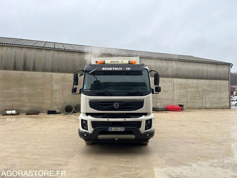 VOLVO TRIDEM 3A 11T 36.000V - EXCAVATRICE-ASPIRATRICE SB 268 - 2011/ 251629KM - Camión: foto 5 VOLVO TRIDEM 3A 11T 36.000V - EXCAVATRICE-ASPIRATRICE SB 268 - 2011/ 251629KM - Camión: foto 5