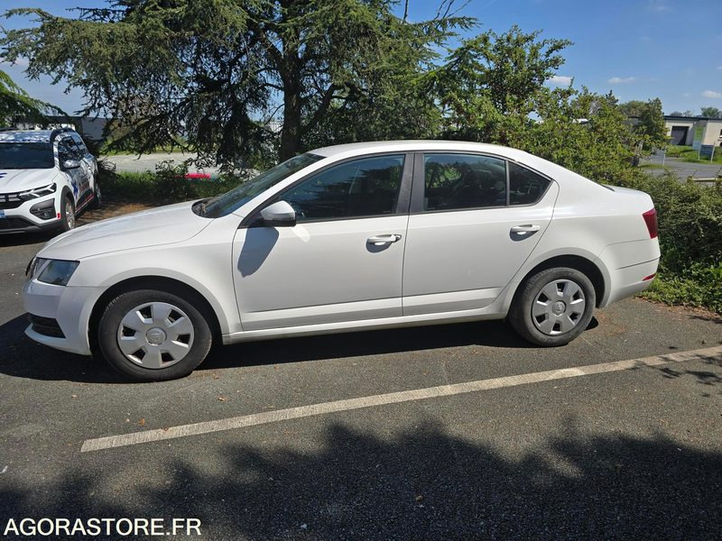 EL-119-BW - Non Roulant - SKODA OCTAVIA - CG INTEGRAL - 250 000 Kms - Coche: foto 3 EL-119-BW - Non Roulant - SKODA OCTAVIA - CG INTEGRAL - 250 000 Kms - Coche: foto 3