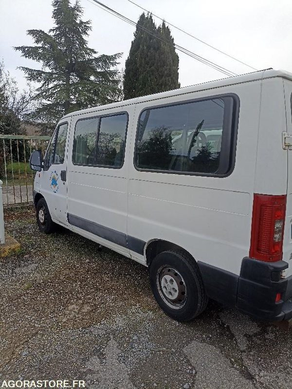 FIAT DUCATO COMBI - CES_005 - Minibús, Furgoneta de pasajeros: foto 2 FIAT DUCATO COMBI - CES_005 - Minibús, Furgoneta de pasajeros: foto 2