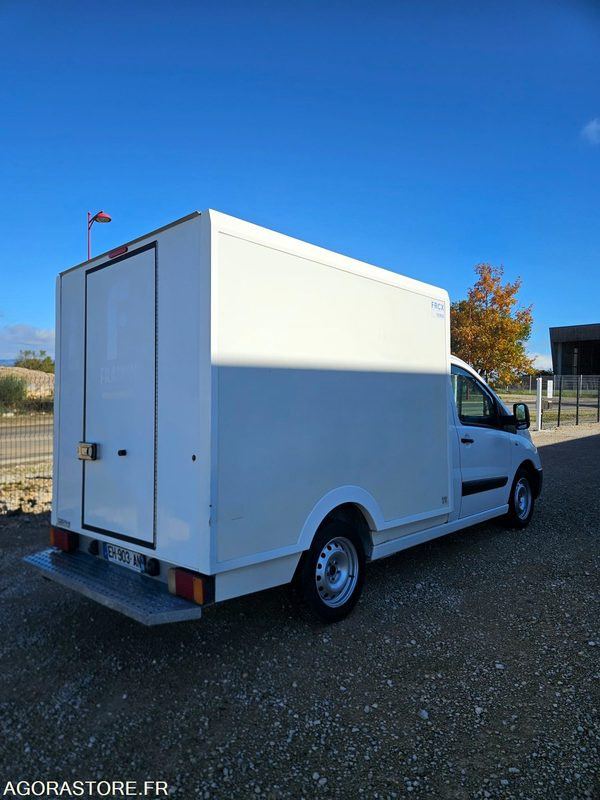 FIAT SCUDO 2.0 130 CAISSE FRIGORIFIQUE FRCX 3 PLACES - Furgoneta frigorifica: foto 4 FIAT SCUDO 2.0 130 CAISSE FRIGORIFIQUE FRCX 3 PLACES - Furgoneta frigorifica: foto 4