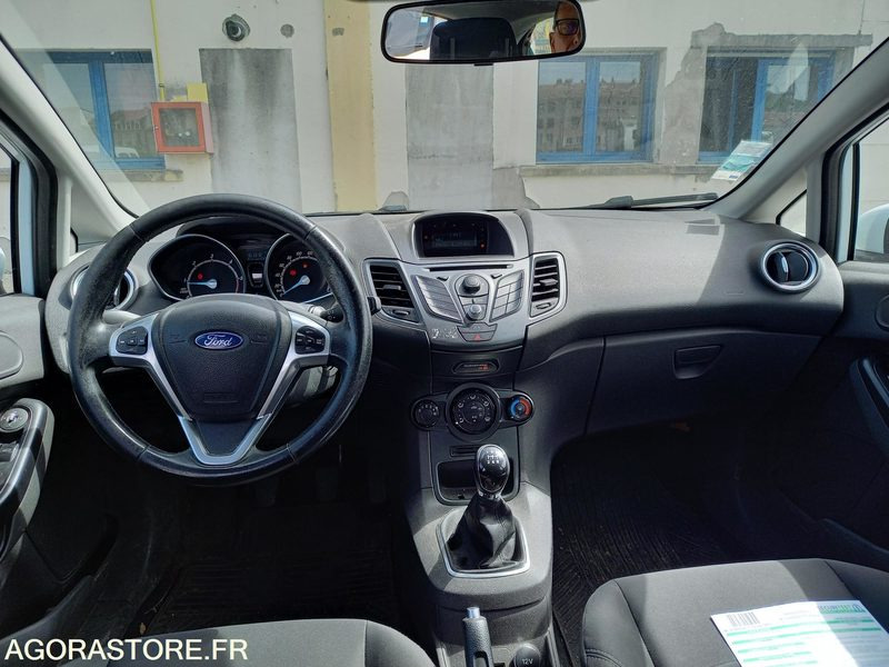 FORD FIESTA TDCI 70 FAP TREND -5 PORTES - Coche: foto 4 FORD FIESTA TDCI 70 FAP TREND -5 PORTES - Coche: foto 4