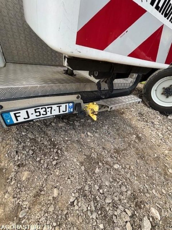 FOURGON NACELLE RENAULT MASTER ET NACELLE VERSALIFT 11.3 M 2019 110329 KM - Camión con plataforma elevadora: foto 4 FOURGON NACELLE RENAULT MASTER ET NACELLE VERSALIFT 11.3 M 2019 110329 KM - Camión con plataforma elevadora: foto 4