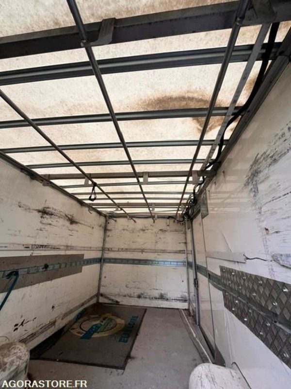 FOURGON - RENAULT MASTER - 2014 / 390390KM (DL 335 WG) - Furgón: foto 4 FOURGON - RENAULT MASTER - 2014 / 390390KM (DL 335 WG) - Furgón: foto 4