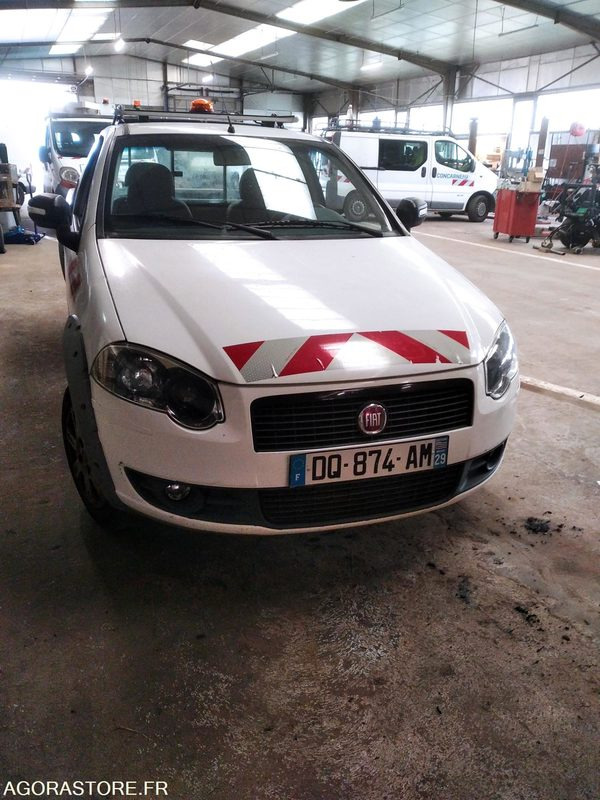 Fiat strada pick-up - Furgoneta basculante: foto 3 Fiat strada pick-up - Furgoneta basculante: foto 3