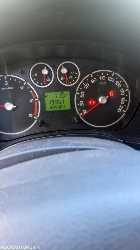 Ford transit connect 1.8 tdci - 229869 kms - 2012 - Furgoneta pequeña: foto 5 Ford transit connect 1.8 tdci - 229869 kms - 2012 - Furgoneta pequeña: foto 5