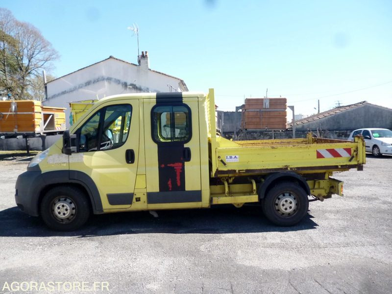 DUCATO 2.3 JTD 120 BBDC 7 PLACES - Furgoneta: foto 2 DUCATO 2.3 JTD 120 BBDC 7 PLACES - Furgoneta: foto 2