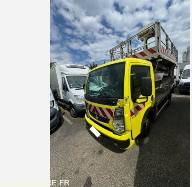 RENAULT MAXITY 2.5l 130CV NACELLE PASSERELLE ELEVATRICE - 2009 - 125 000km - Furgoneta: foto 1 RENAULT MAXITY 2.5l 130CV NACELLE PASSERELLE ELEVATRICE - 2009 - 125 000km - Furgoneta: foto 1