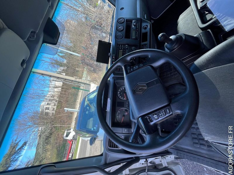 Renault trucks RENAULT D CAISSE 20M3 3.0L 177 CV BVA 7T500 - 2015 - 135 000km - Furgoneta: foto 5 Renault trucks RENAULT D CAISSE 20M3 3.0L 177 CV BVA 7T500 - 2015 - 135 000km - Furgoneta: foto 5