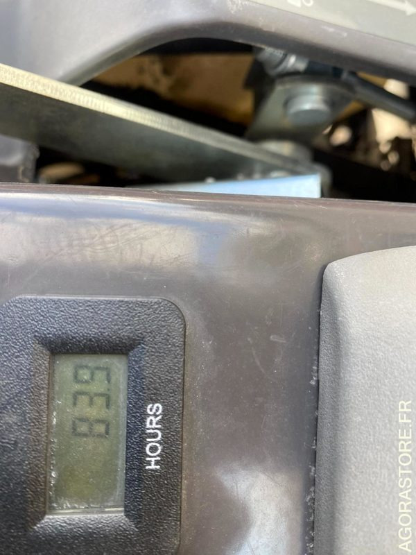 Husqvarna RC320TS 4x4 - Cortacésped: foto 5 Husqvarna RC320TS 4x4 - Cortacésped: foto 5