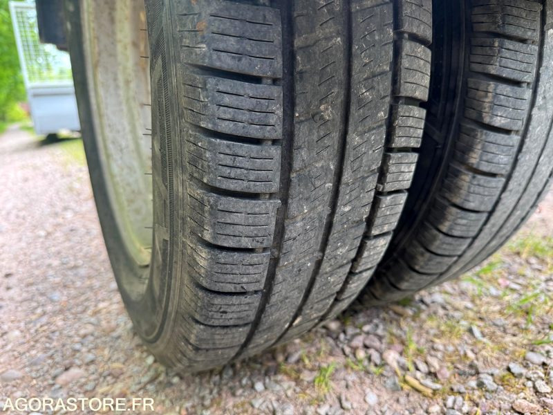 IVECO - 35C13 - avec système de benne amplirol - Furgoneta basculante: foto 4 IVECO - 35C13 - avec système de benne amplirol - Furgoneta basculante: foto 4